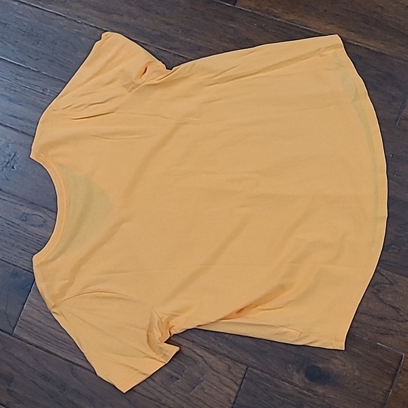 💥3/12Terra & Sky Women's Short Sleeve Sunny Orange V-Neck Top size 1X (16W-18W) - Picture 2 of 7